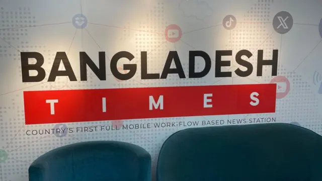 সেনা সদস্যরা একুশ সাংবাদিককে শনিবার রাতে ক্যাম্পে নিয়ে গিয়েছিল বলে জানিয়েছিল বাংলাদেশ টাইমস। 