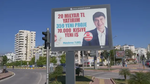 Menderes Türel afişi