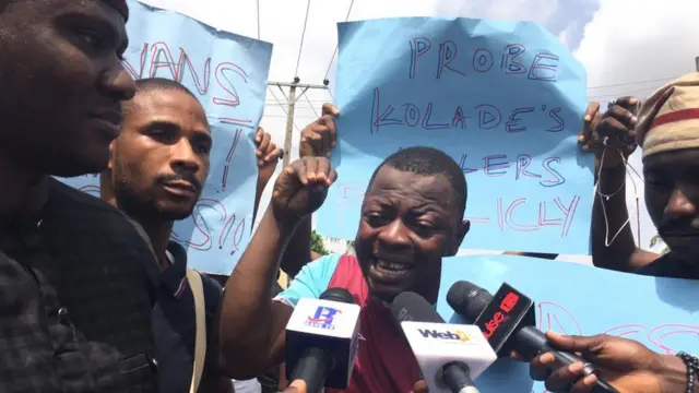 Ndị ntorobia na-ewe iwe