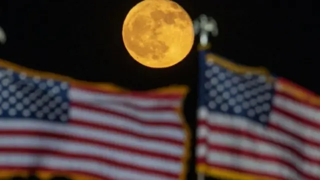 ай жана АКШнын туусу