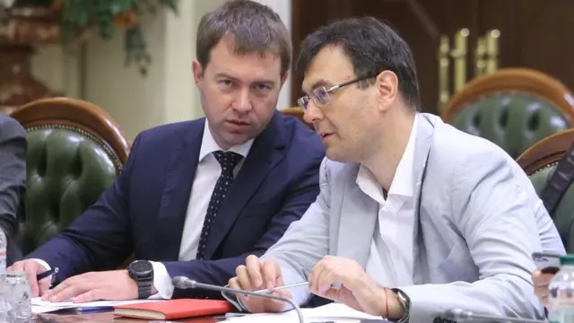 Сергій Іонушас (праворуч)