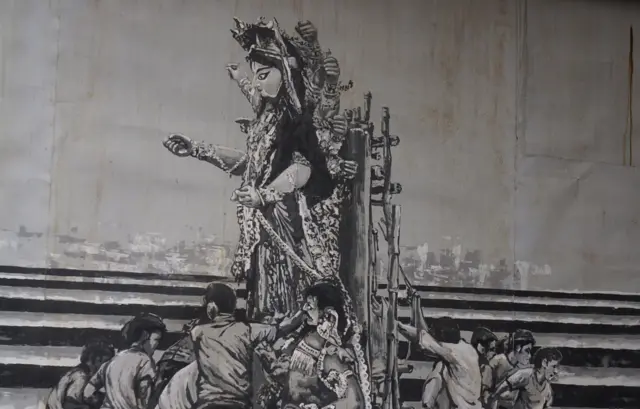 হাতিবাগানের দুর্গাপুজোর মণ্ডপে আঁকা ছবি।