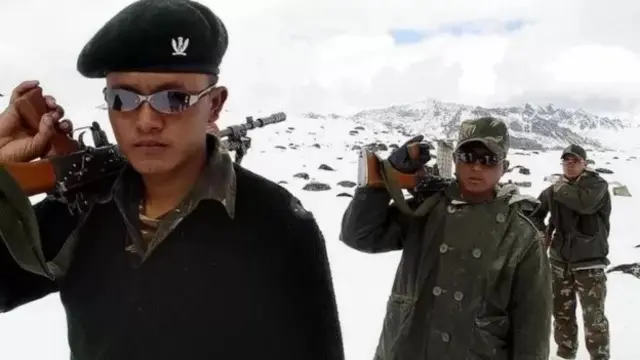 भारत-चीन सीमामा परिचालित भारतीय सैनिक