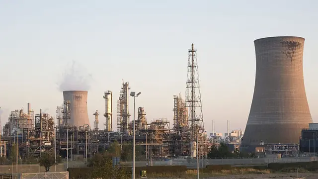 Xolam bilan divanda porno Men qizni uxlatmoqchiman