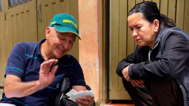 Javier García Villarraga y vecina