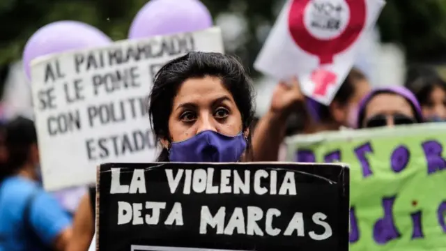 Manifestación en Buenos Aires en protesta por el feminicidio de Úrsula Bahillo. 17 de febrero de 2021.