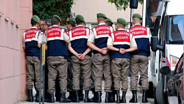 TIR'ların dudurulmasıyla ilgili davada bugüne kadar savcı, asker ve polislerden tutuklananlar oldu.