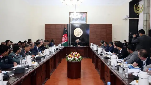 د شپږنیمو بجو غونډه