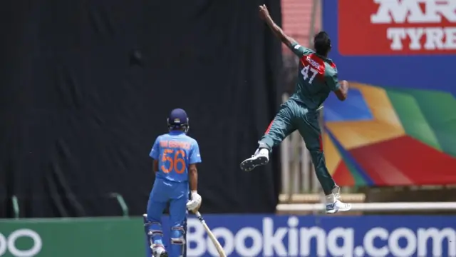 ভারতের বিষ্ণয়কে আউট করার পর বাংলাদেশের শরীফুল ইসলামের উল্লাস