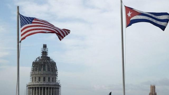 Governo de Cuba atribui quase que a totalidade dos problemas da ilha ao embargo dos EUA, mas especialistas responsabilizam também o sistema político-econômico cubano