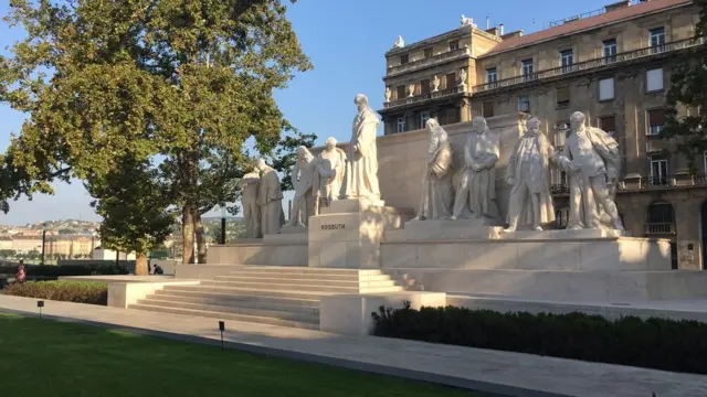 Tượng đài Budapest