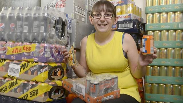 Emma Forrest mostra estoquejogos interativos onlineenergéticos e refrigerantesjogos interativos onlinecasa