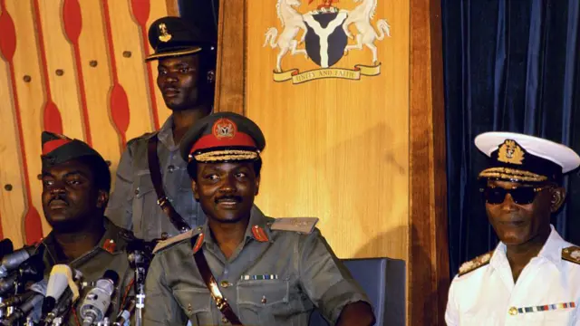 Yakubu Gowon na ụfọdụ ndịagha