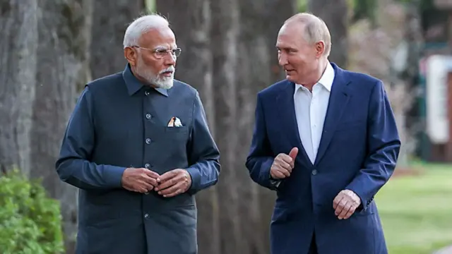 બીબીસી ગુજરાતી નરેન્દ્ર મોદી ભારત વિદેશ નીતિ શશિ થરૂર કૉંગ્રેસ ભાજપ કેરળ રશિયા યુક્રેન