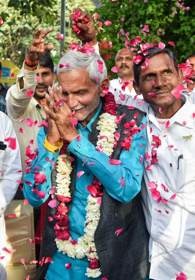 संजय सिंह के पिता दिनेश सिंह