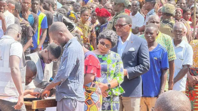 Pipo queue to for polling unit to vote for Malawi elections