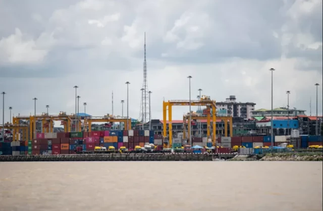 ၂၀၂၂ခုနှစ်မှာ မြန်မာ့ စီးပွားရေးတုံ့ ဆိုင်းနေမယ်လို့ ကမ္ဘာ့ဘဏ်က ခန့်မှန်းထား ပါတယ်။