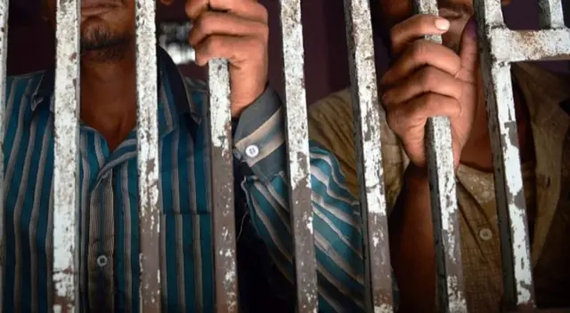 بیٹی کی مبینہ ہلاکت کا معاملہ پولیس کا والد اور بھائی پر تشدد اور دونوں کا اقبالِ جرم