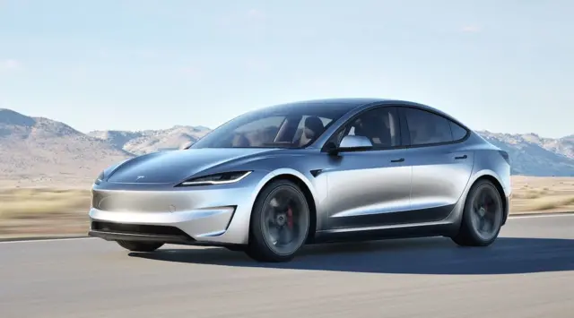 Mu kugerageza guhatana n'izo mu Bushinwa, Tesla iheruka gusohora ubwoko (model) bushya bw'imodoka ziri mu zakunzwe cyane ku isoko rya Amerika mu myaka yashize ariko izi zo ziri ku giciro gito. Ni bwo hasohotse nk'iyi ya Tesla Model 3 Sedan igura guhera ku 38,000$ (arenga miliyoni 55 FRW) 