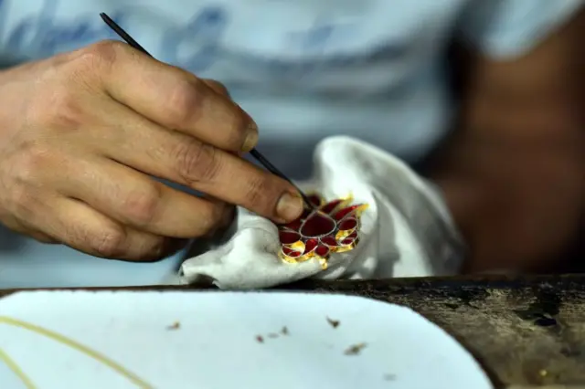 এই চুক্তির ফলে ভারতের গহনা তৈরির মতো ঐতিহ্যবাহী শিল্পক্ষেত্রে উন্নতি হবে বলে মনে করেন বিশেষজ্ঞরা- প্রতীকী ছবি