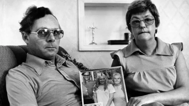 Wazazi wa mwathiriwa wa umri wa miaka 16, Geraldine Hughes, walitaka kujua ni nani aliyemuua binti yao