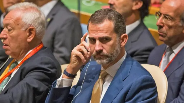 西班牙国王菲利普六世在联合国听翻译(图片来源:Alamy)