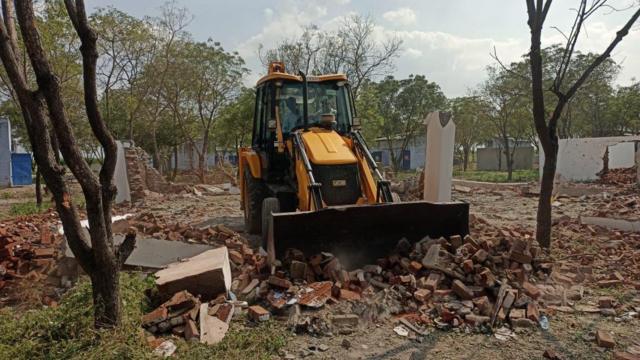 சிவகாசி அருகே பட்டாசு விபத்தில் 10 பேர் பலி