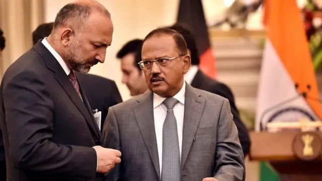 अफ़ग़ानिस्तान के राष्ट्रीय सुरक्षा सलाहकार के साथ भारत के राष्ट्रीय सुरक्षा सलाहकार अजीत डोभाल