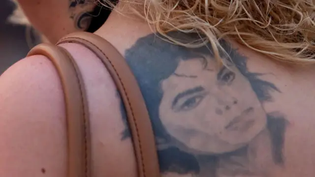 Истетовиран лик певача Мајкла Џескона