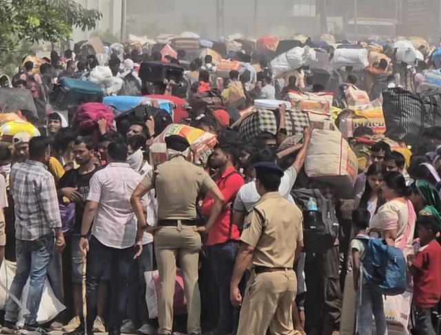 બીબીસી ગુજરાતી સુરત ઉધના રેલવે સ્ટેશન પોલીસ લાઠીચાર્જ યુપી બિહાર મજૂર માઈગ્રન્ટ