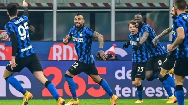 Kwallon da Arturo Vidal ya ci wa Inter Milan a karawarsu da Juventus ita ce ta farko da ya sa a Serie A tun watan Mayun 2015