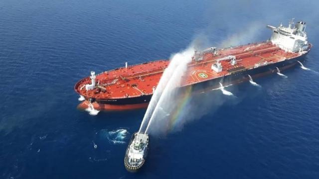 Тушение пожара на танкере