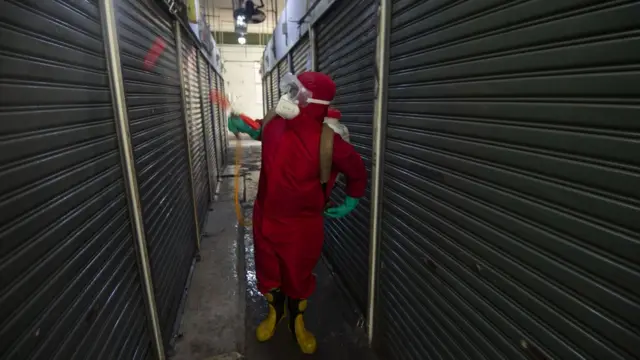 Disinfektasi di Pasar Senen