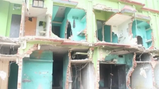 অভিযানের সময় আতিয়া মহলের পূর্বপাশ