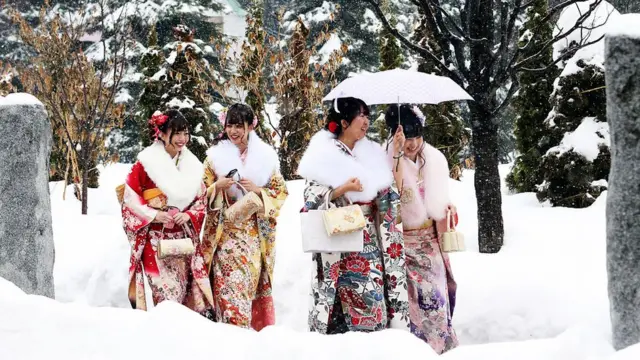 جاپانیانې له واورینې فضا خوند اخلي