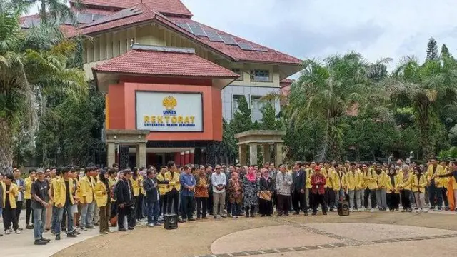 Guru besar, dosen dan mahasiswa di Universitas Negeri Semarang (Unnes), Jawa Tengah (Jateng) melakukan aksi seruan moral.