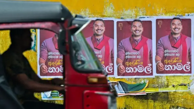 গণ-বিক্ষোভের মুখে ক্ষমতাচ্যুত রাজাপাকসা পরিবারের সদস্য নামাল রাজাপাকসাও এবার প্রার্থী হয়েছেন