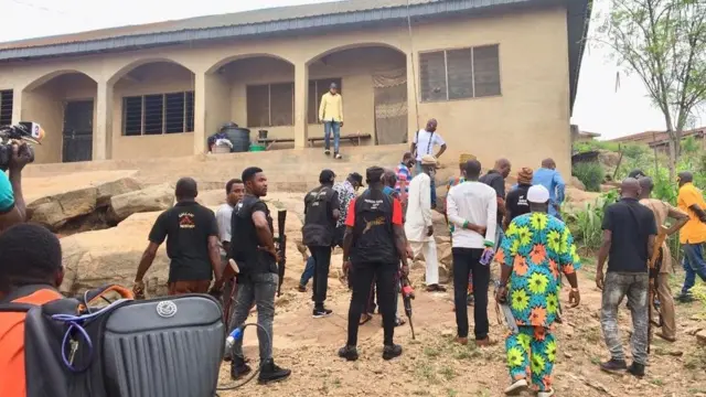 Awon olopaa ati ara ilu