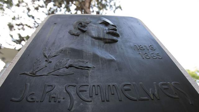 Placa en honor a Ignaz Semmelweis