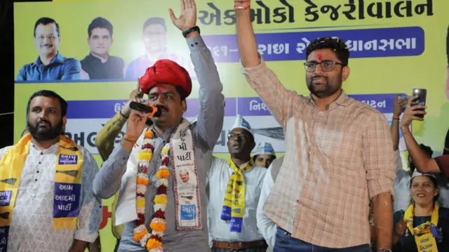 અલ્પેશ કથીરિયા અને ગોપાલ ઈટાલિયા