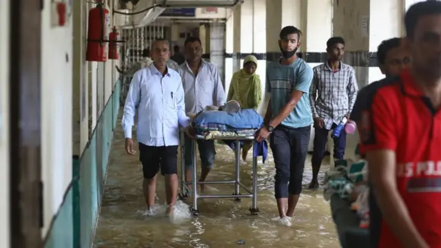 সেবা উন্নয়নের ওপর গুরুত্ব দিয়েছেন বিশেষজ্ঞরা।