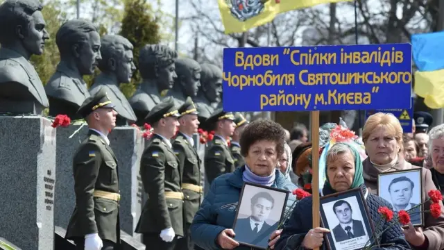 تصرف الحكومة الأوكرانية إعانات شهرية لما يزيد على 36,000 أرملة راح أزواجهن ضحية كارثة تشيرنوبل