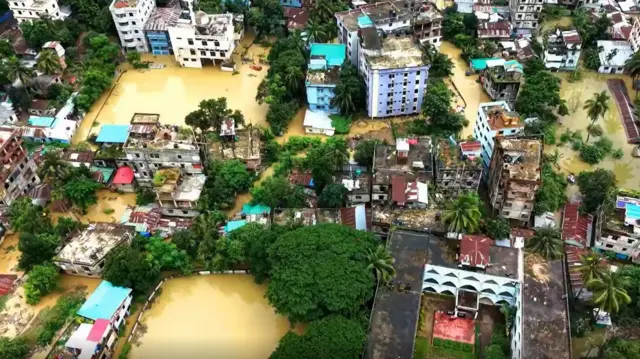 বান্দরবান শহরের বিভিন্ন এলাকায় জলাবদ্ধতা তৈরি হয়েছে