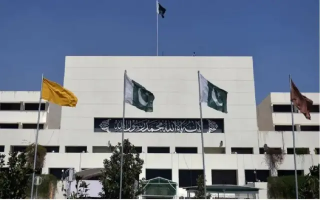 د پنجاب ایالت د قانون له مخې، د هلک او نجلۍ د واده عمر باید ۱۶ کاله وي