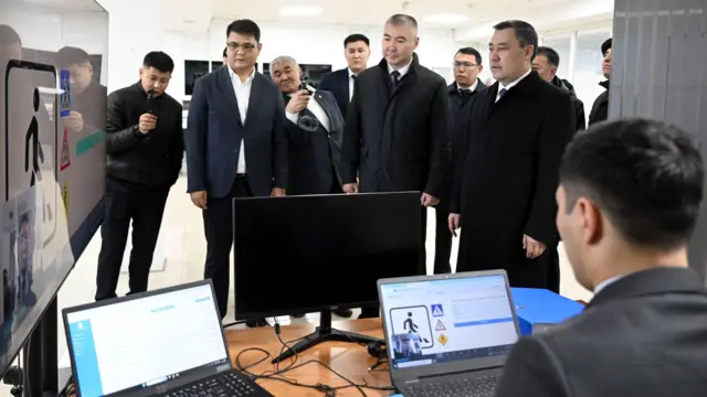 садыр жапаров