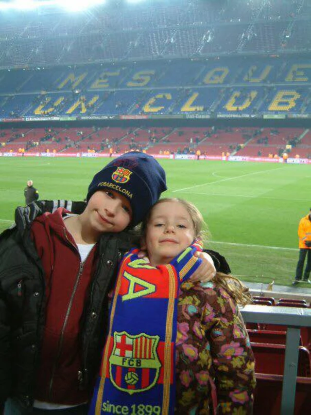 Тео Огден с сестрой Симой