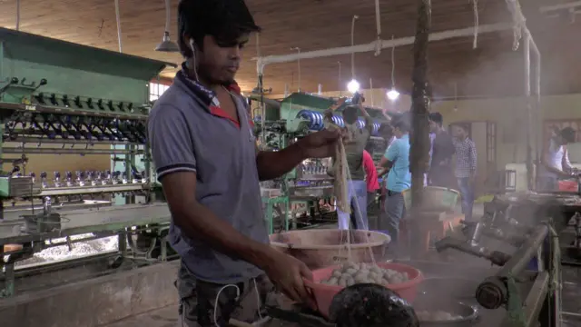 રેશમના કારખાની એક તવસીર