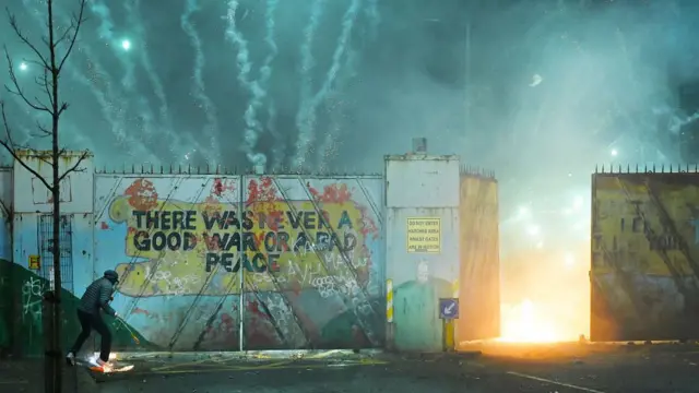 Ворота в "стене мира" в Белфасте