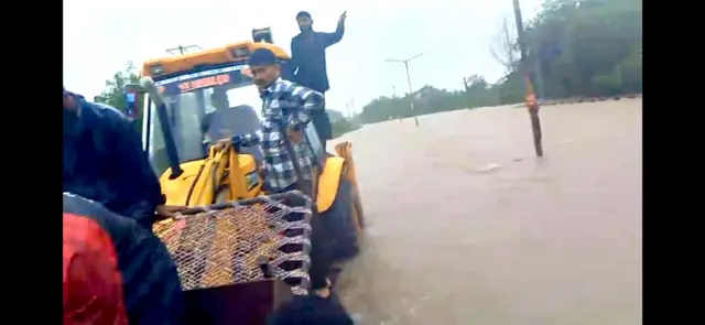 વરસાદ, ગુજરાત. હવામાન, જામનગર, વડોદરા, બીબીસી ગુજરાતી