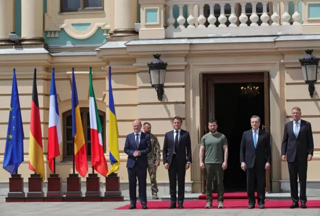 مکرون در اوکراین